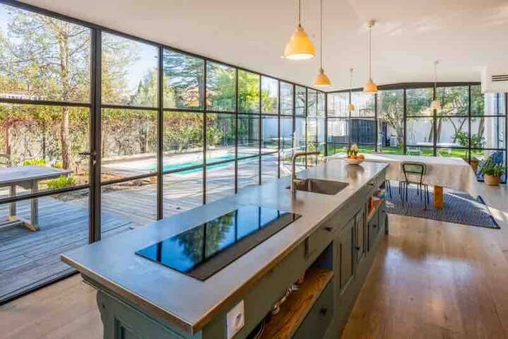 Grande maison de charme avec piscine . gallery image 2