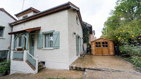 Charming 80 m2 house between Versailles and Paris