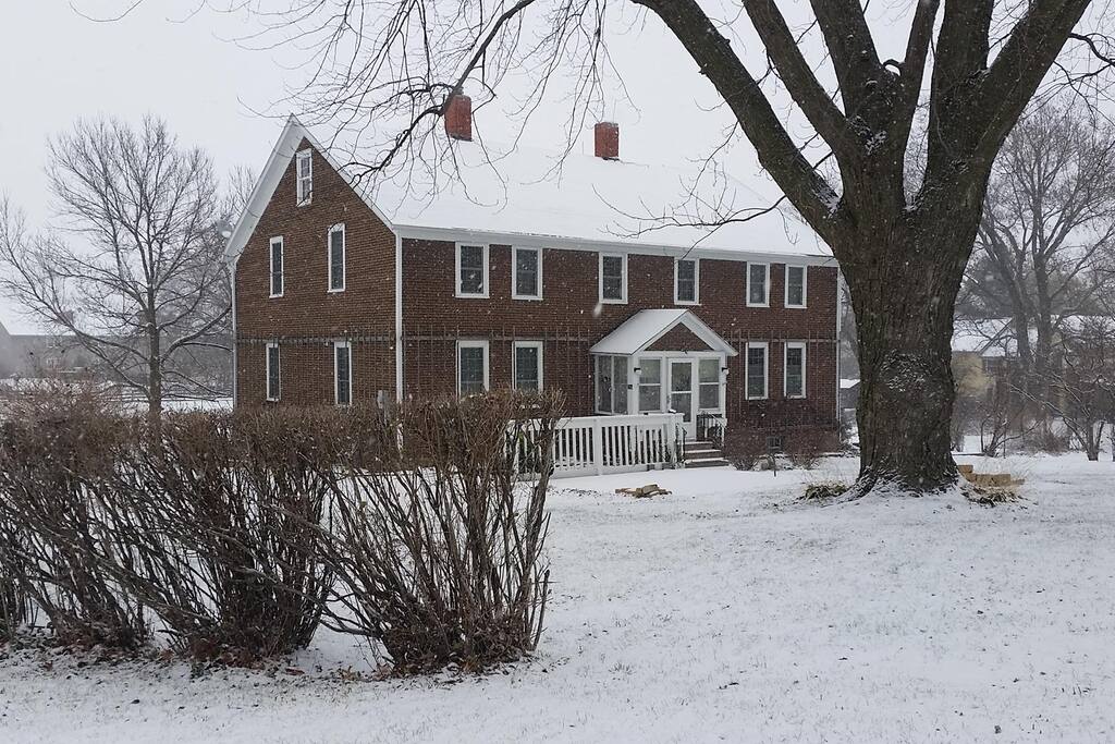 Built in 1890 for communal living, our large Amana Colonies home is perfect for hosting travelers who have come to tour the Amana Colonies and the surrounding communities. With a full kitchen, dining/gathering area and three bedrooms and three bathrooms our B&B has plenty of space to accommodate groups or even just a couple.