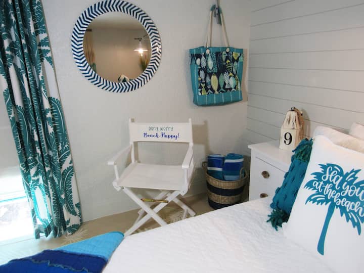 A Beachy Little Happy Corner
