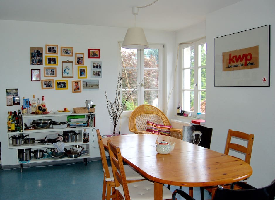Das Herz der WG: Die Wohnküche | Our flat's center of attention and life: eat-in kitchen