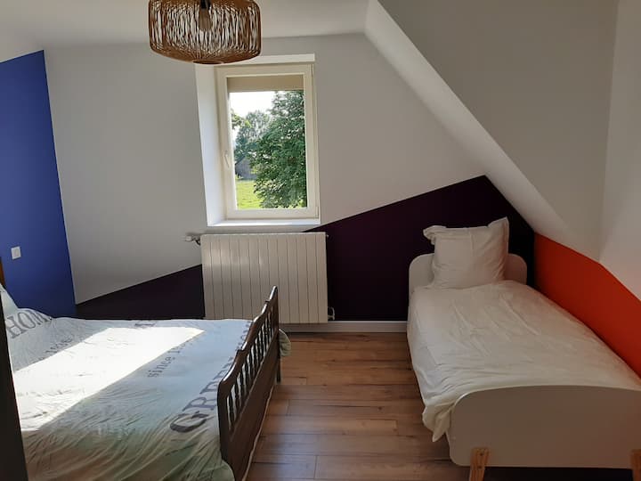 Habitación Lavanda. 1 Cama en 140x190 + 1 Lite en 90x200