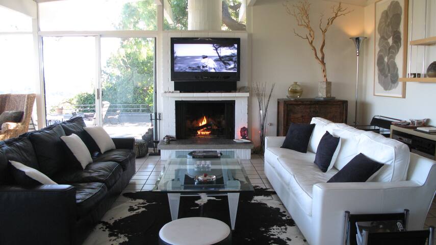 N. Bel Air GATED HOME, POOL, SPA, VIEW- gallery image 5