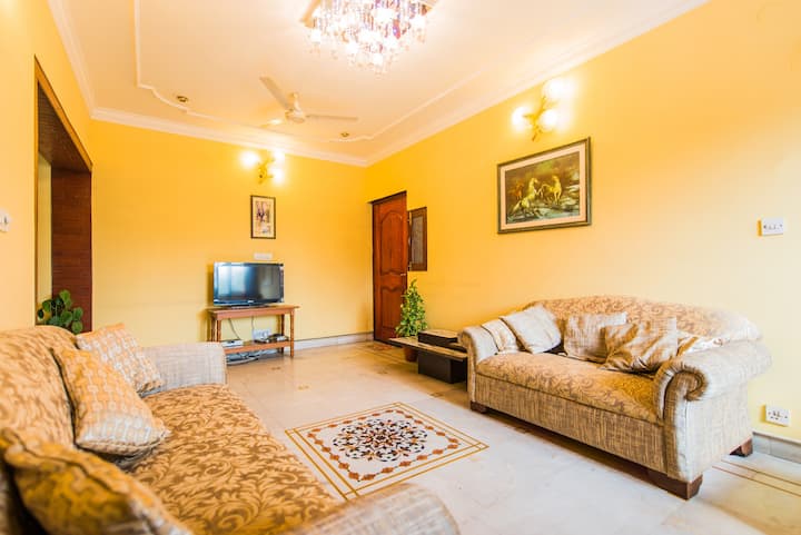 Family Homestay in Sarita Vihar !