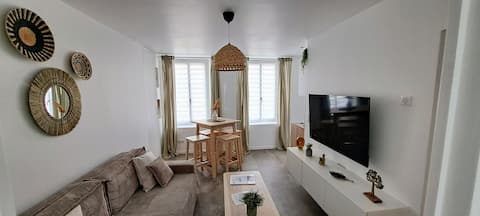 Top Airbnb: Le Balinais. Right in the center, on a quiet street (parking) in Cherbourg En Cotentin