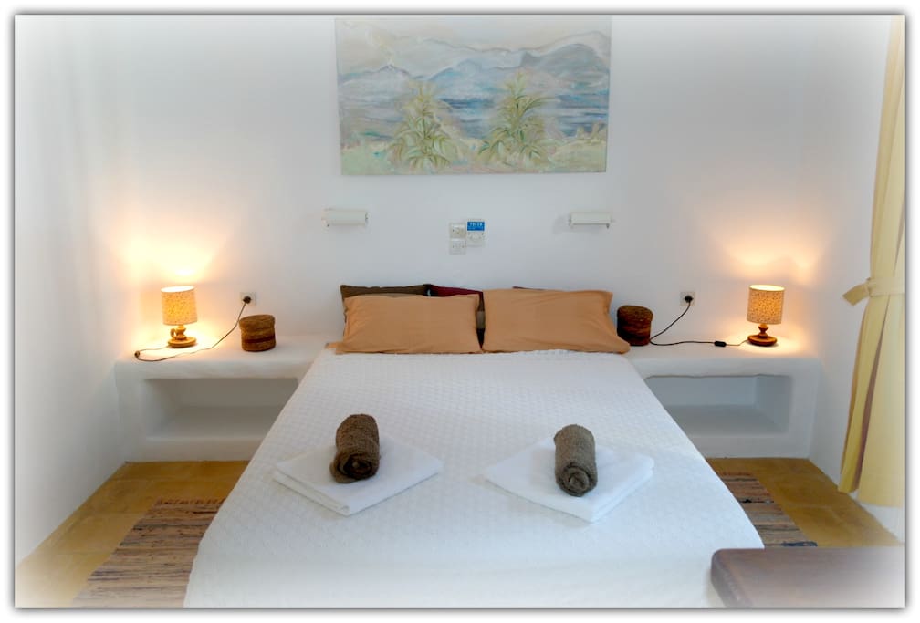 Double bed bedroom