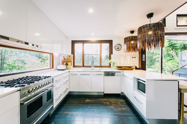 BELLINGEN CONVERTED CHURCH (Pet Friendly) gallery image 3