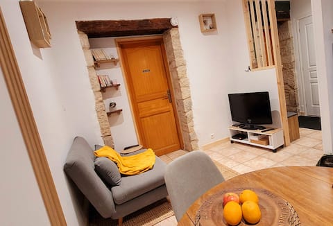 Top Airbnb: New: New 2-room apartment, in the heart of the city à Faubourg Raines