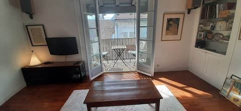 Propriété Airbnb réussie: Charming 2-bedroom apartment in Old Bayonne à Bayonne