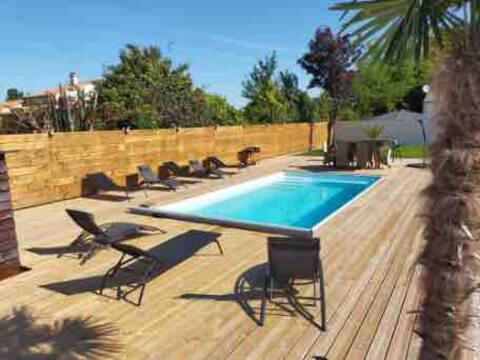 The 14th, between land and sea. Heated pool villa