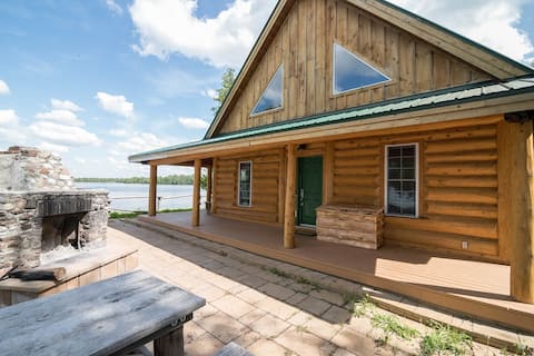Stunning Log Home Rental on Mink Lake!