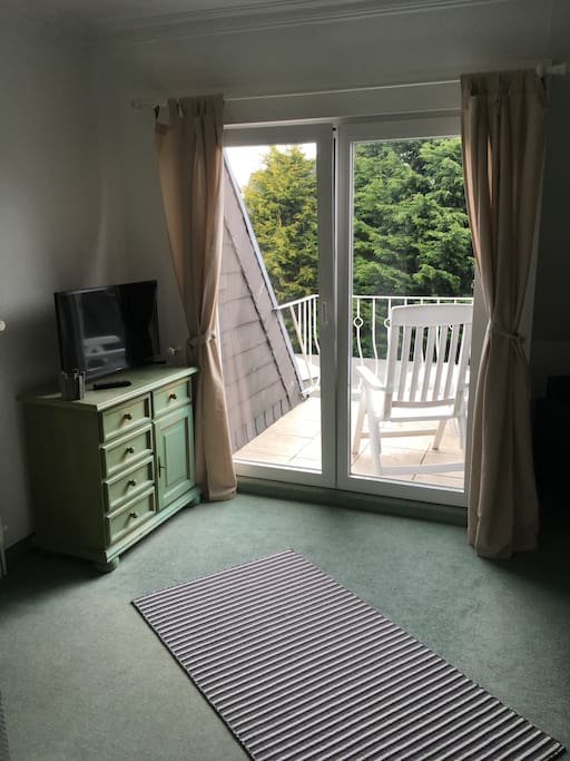 Balkon mit Blick in den Garten