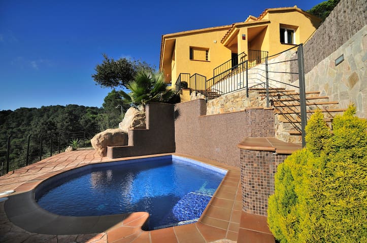 “La Talaia” Holiday House – BBQ-Pool-WiFi