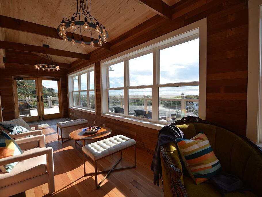 Many Fabulous Gathering Spaces - Spaciousness for Large Groups