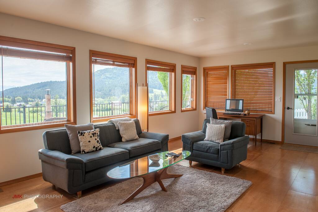 Main Living Area, Office Space, 2 Doors to Large Back Deck