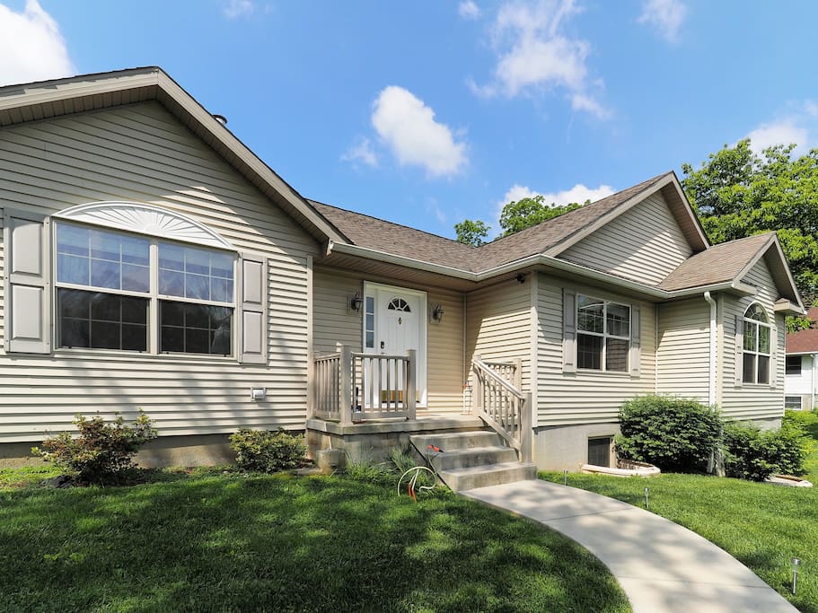 Spacious rancher close to highways Houses for Rent in Pikesville