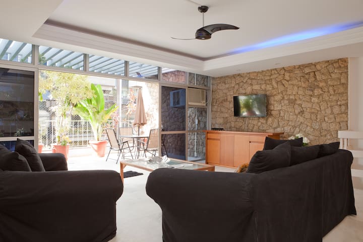 Private Pool & Fantastic Penthouse w 500sqm/5000ft