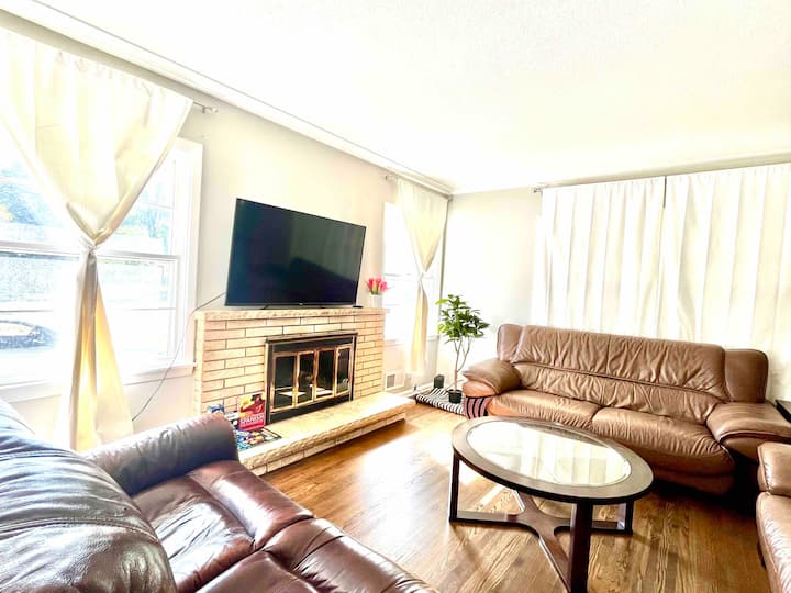 5mins-msp & Moa. Cozy W/ Parking - Bloomington, MN