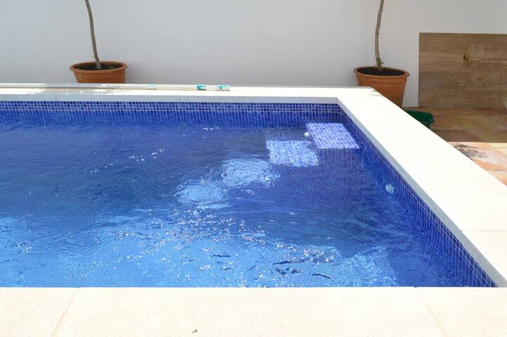 Única casa con piscina en la playa de Calella gallery image 2