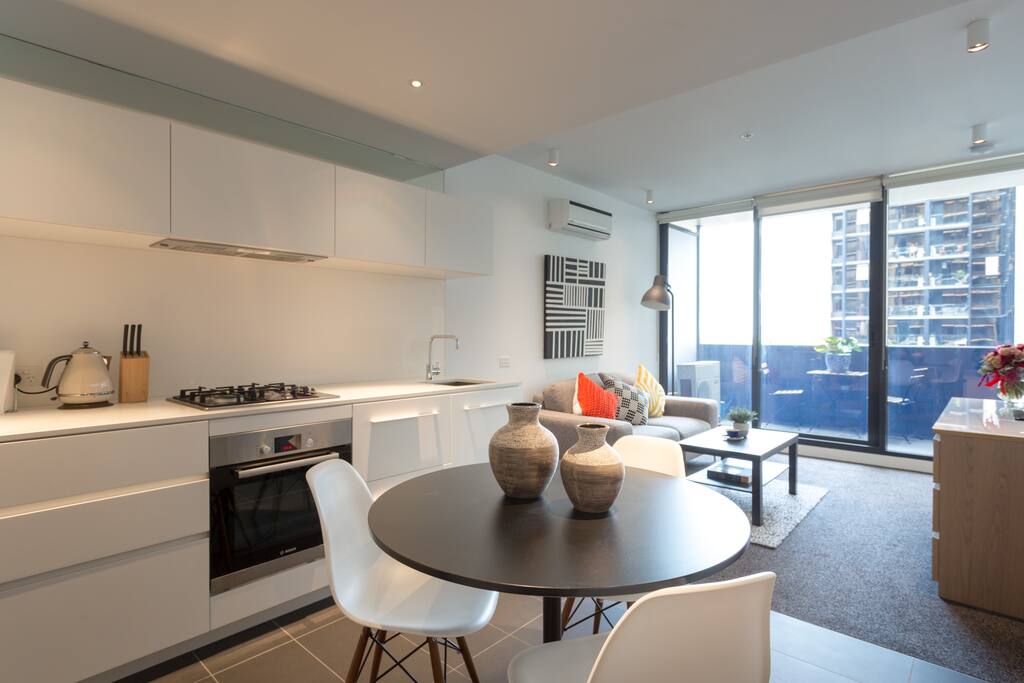 Bright and spacious open plan lounge and kitch