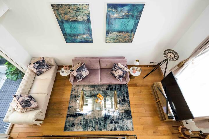 Central Harrods Knightsbridge 3beds 2.5 bath House gallery image 2