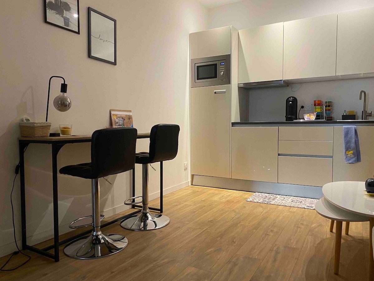 Erfolgreiche Airbnb-Immobilie: 2 rooms ideally located in the center of Cagnes in Cagnes Sur Mer