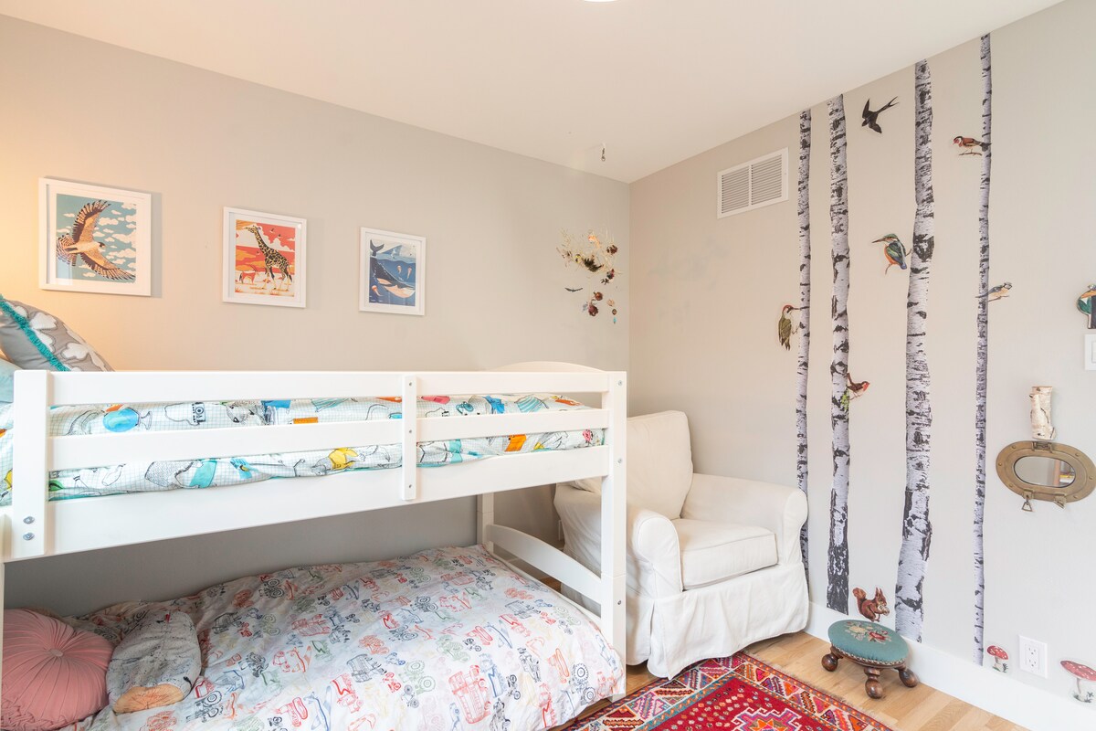 Poschodová izba #1
s oddelenými lôžkami na hornej a dolnej strane