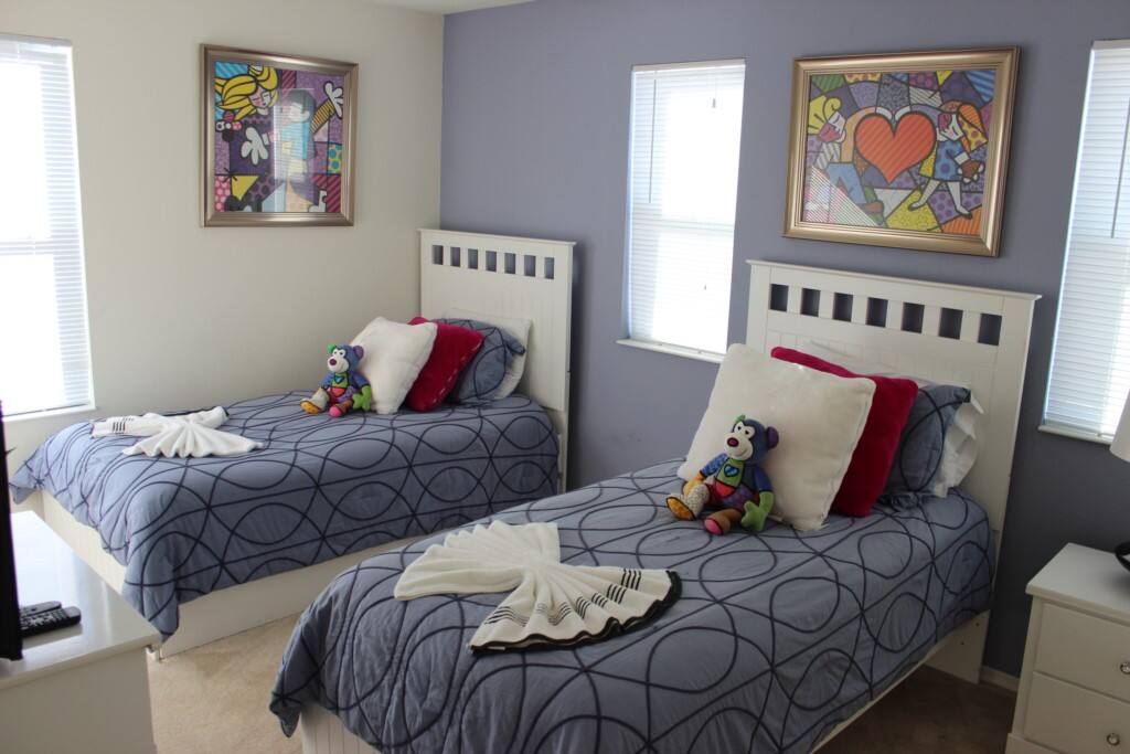 Bed, Bedroom, Furniture, Indoors, Room