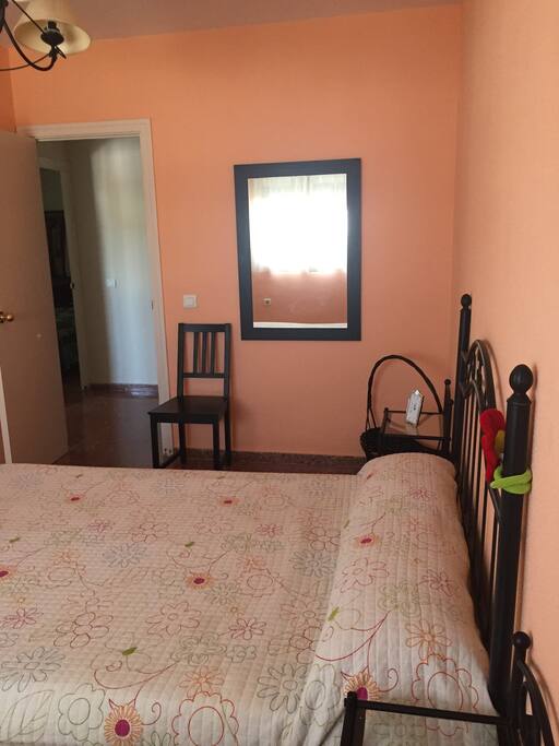 Espejo en la habitación.
