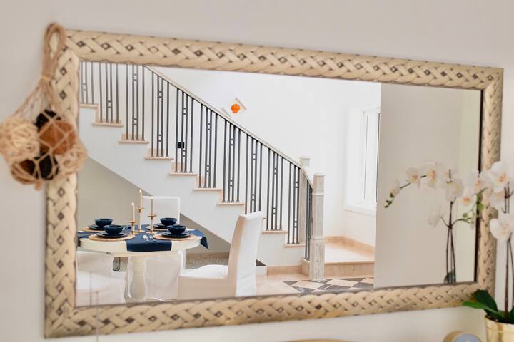 Dining area image 2