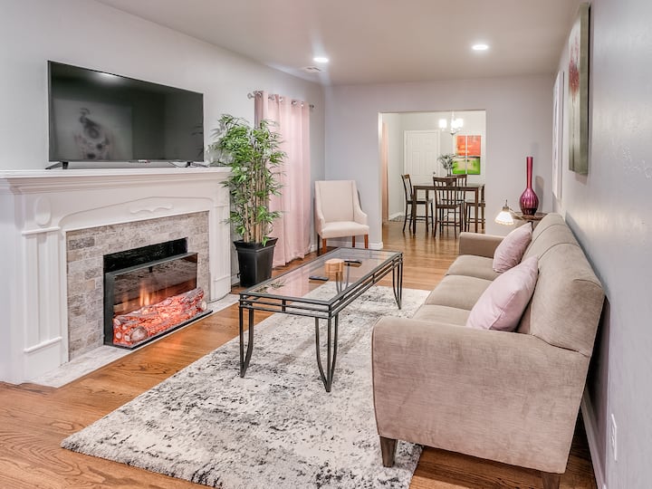 Midtown OKC Retreat with covered parking near OCU Houses for Rent in