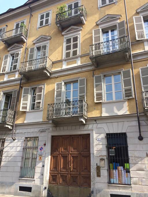 ingresso dello storico edificio