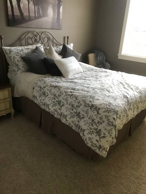 Comfortable queen bed