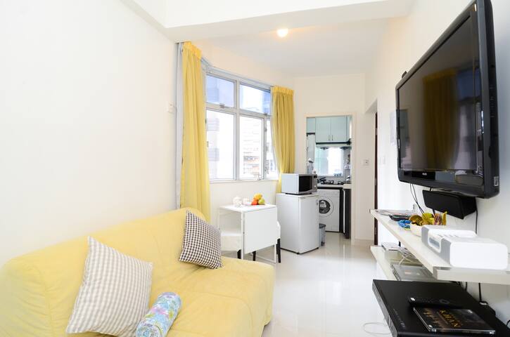 TimesSquare  1min away! 1BdRm Aprt