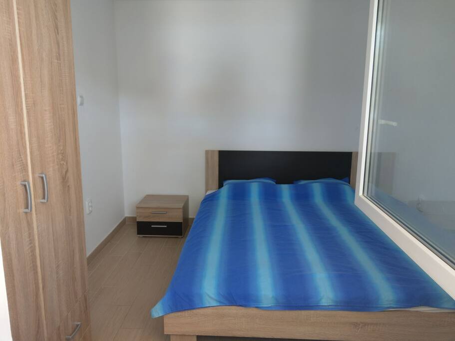 bedroom with the queen bed