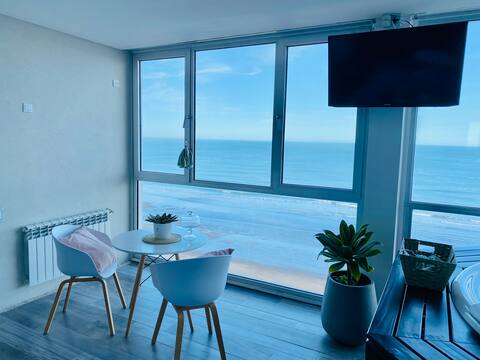 7-story oceanfront loft for 2 people