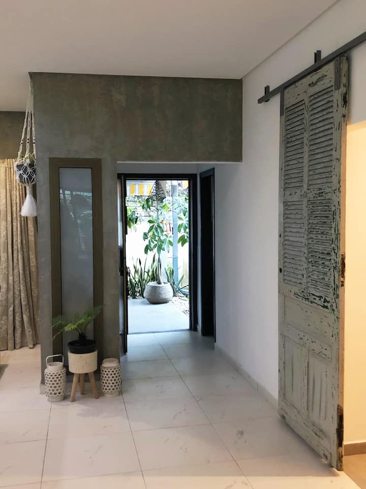 Superbe Villa Avec Piscine - Abidjan