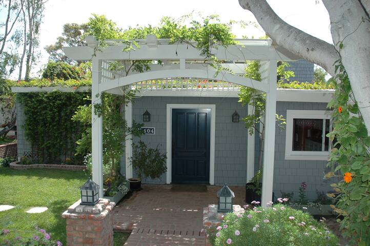 LJ Village Home with private pool & spa gallery image 2