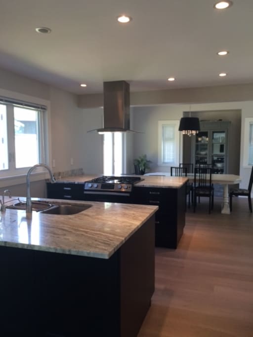 Open kitchen - Renovated last year
