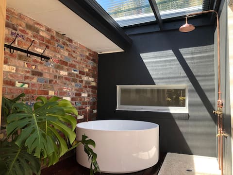 Top performing Airbnb: The Beach House Torquay - Private Guest Suite in Torquay