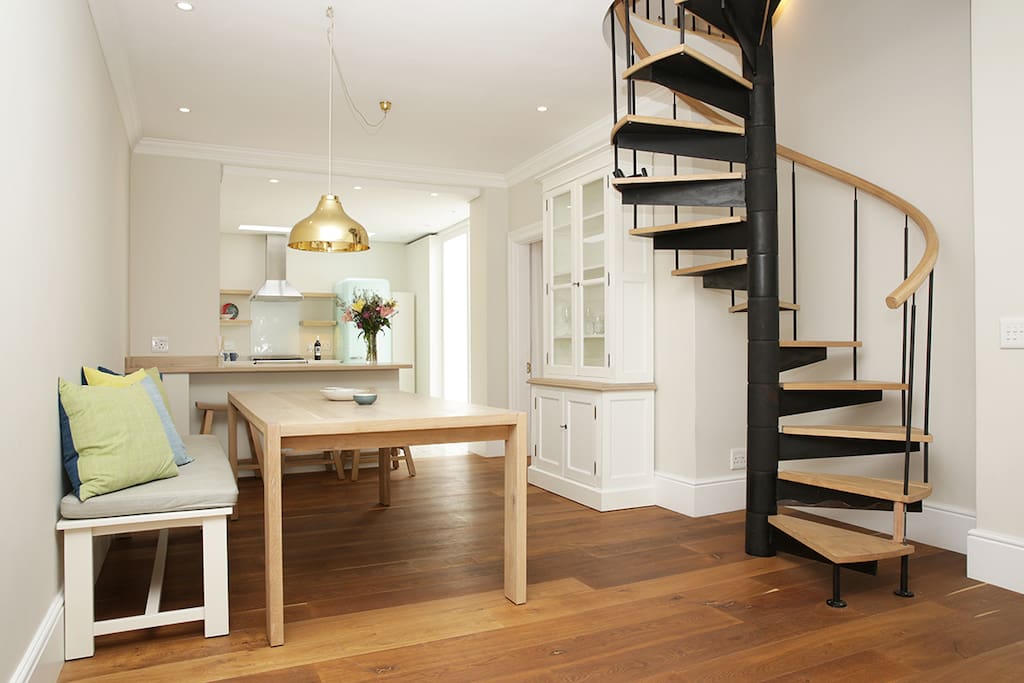 Open plan dinning area