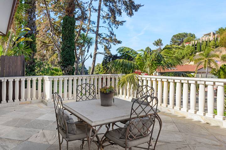 Resort Spanish Style Villa with Grand Pool gallery image 3