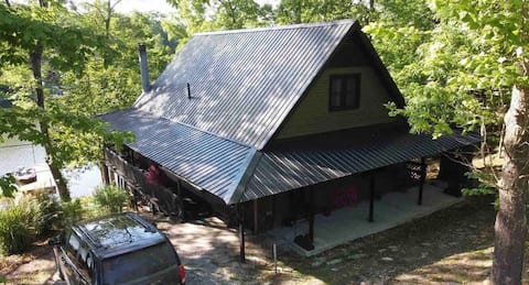 Lake of Egypt Paradise Lodge