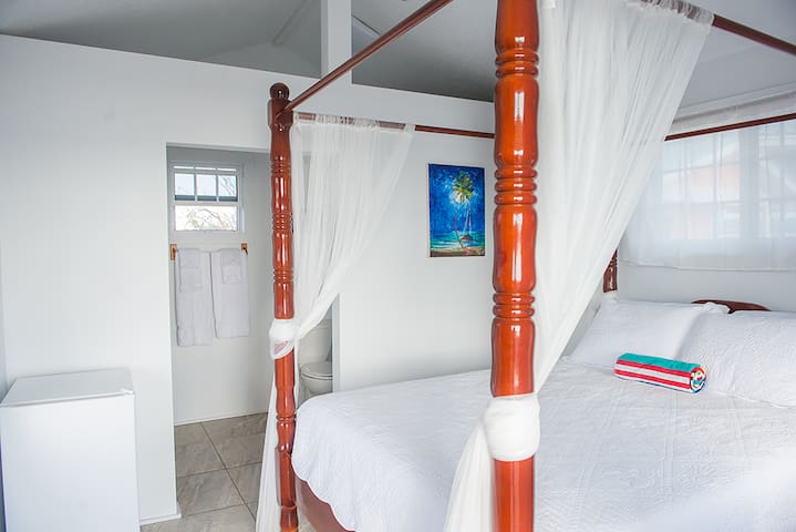 Secret Beach Orange Cabana @ Paradise on the Caye