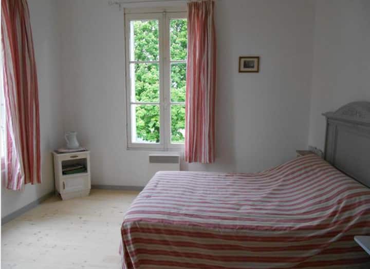 Chambre 1 côté Cour