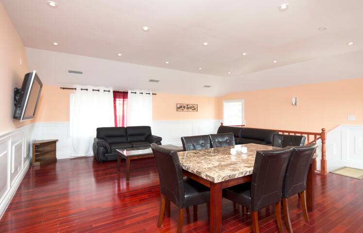 Best view in Queens gallery image 4