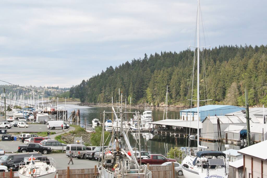 Ocean/Marina views from the balcony.