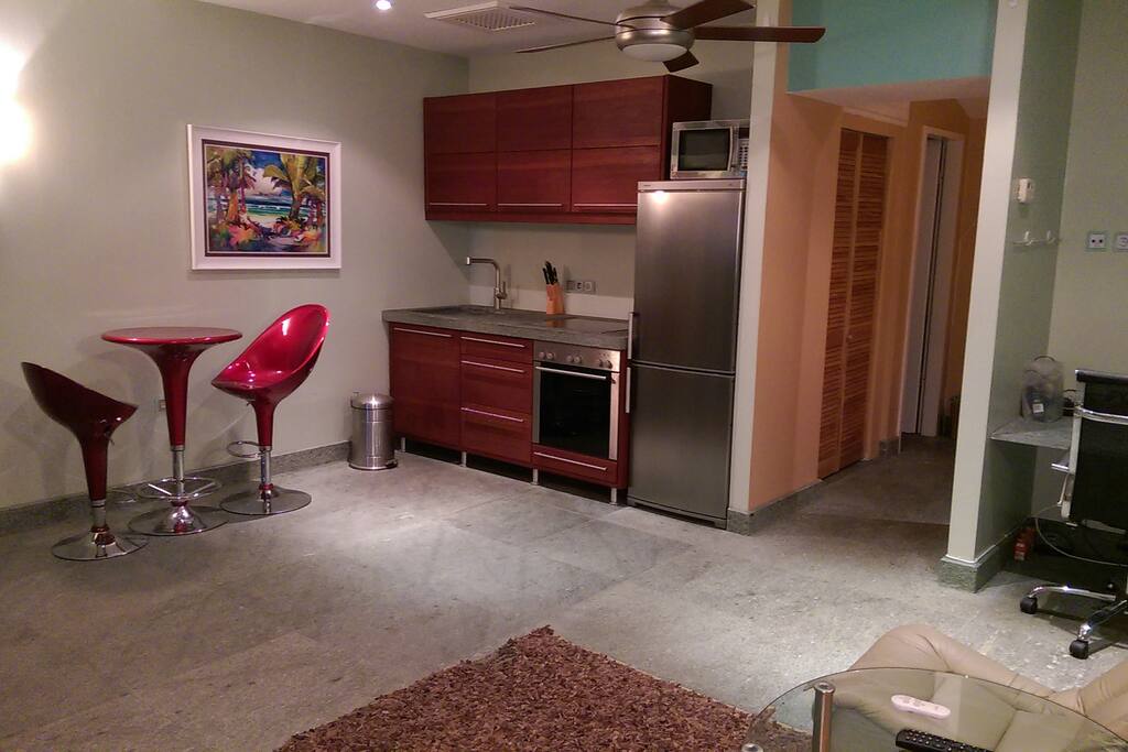 Dining/kitchenette