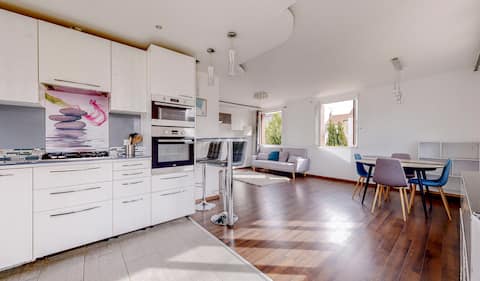 Quiet house near train station - 25 min to Paris