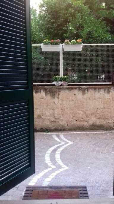 Ingresso da cortile riservato